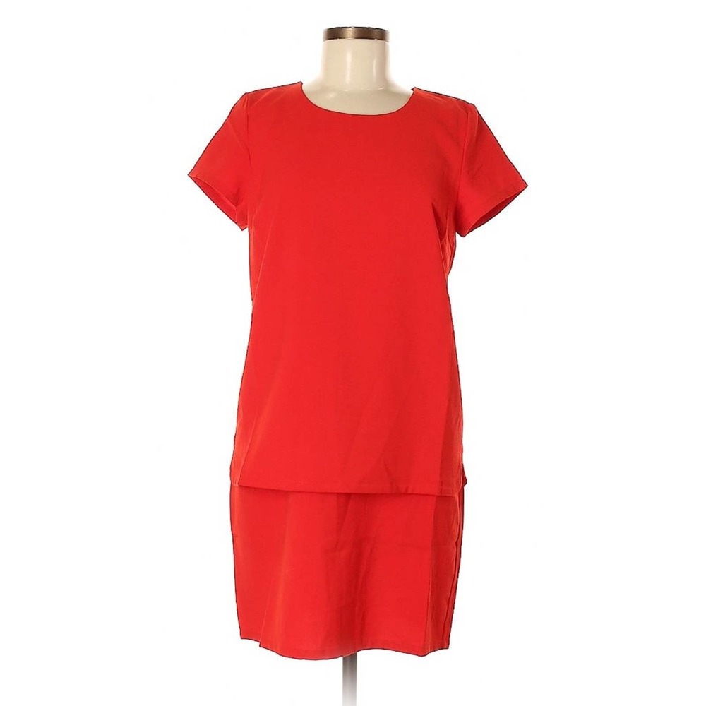 Piperlime Casual Red Short Sleeve Scoop Neck Dress w/ Second Layer Skirt Medium